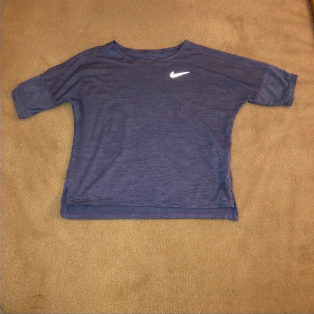 Nike top
